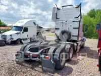 2016 Volvo VNL photo