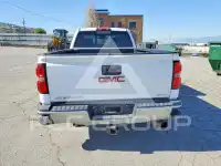 2016 GMC Sierra photo