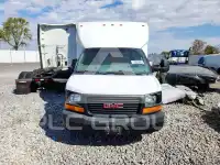 2016 GMC Savana photo
