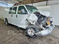 2016 GMC Savana photo