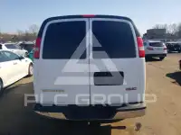 2016 GMC Savana photo