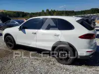 2016 Porsche Cayenne photo