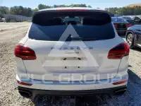 2016 Porsche Cayenne photo