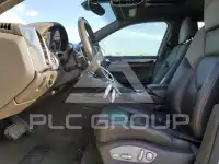 2016 Porsche Cayenne photo