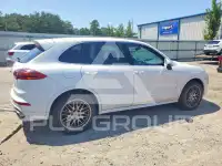 2016 Porsche Cayenne photo