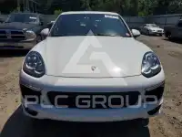 2016 Porsche Cayenne photo