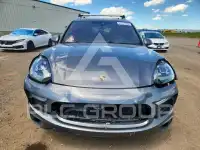 2016 Porsche Cayenne photo