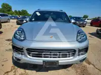 2016 Porsche Cayenne photo