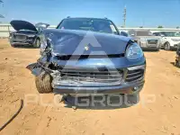 2016 Porsche Cayenne photo