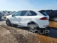 2016 Porsche Cayenne photo