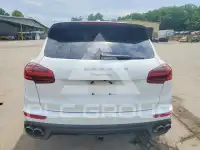 2016 Porsche Cayenne photo
