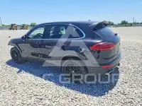 2016 Porsche Cayenne photo