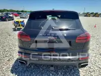 2016 Porsche Cayenne photo