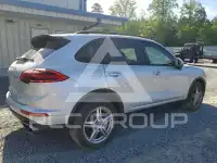 2016 Porsche Cayenne photo