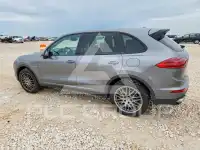 2016 Porsche Cayenne photo