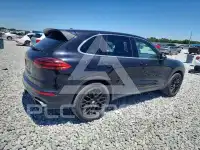 2016 Porsche Cayenne photo