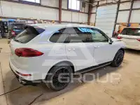 2016 Porsche Cayenne photo
