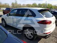 2016 Porsche Cayenne photo