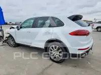 2016 Porsche Cayenne photo
