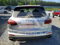 2016 Porsche Cayenne photo