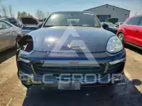 2016 Porsche Cayenne photo