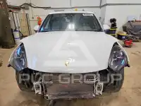 2016 Porsche Cayenne photo