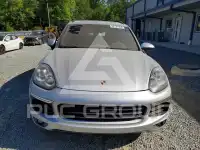 2016 Porsche Cayenne photo