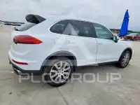 2016 Porsche Cayenne photo