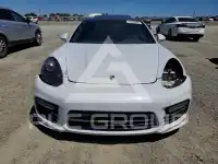 2016 Porsche Panamera photo