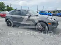 2016 Porsche MACAN photo