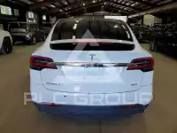2016 Tesla Model X фото