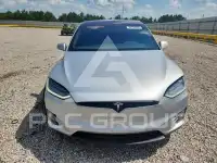 2016 Tesla Model X фото