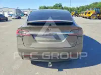 2016 Tesla Model X фото