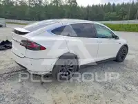 2016 Tesla Model X фото
