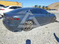 2016 Tesla Model S фото