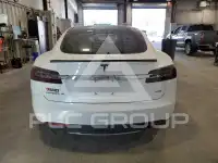 2016 Tesla Model S фото