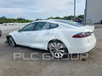 2016 Tesla Model S фото