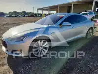 2016 Tesla Model S фото