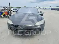 2016 Tesla Model S photo