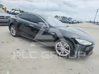 2016 Tesla Model S photo