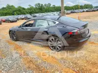 2016 Tesla Model S фото