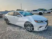 2016 Lexus ES300 photo