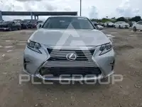 2016 Lexus ES350 photo