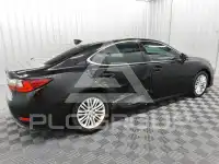 2016 Lexus ES350 photo