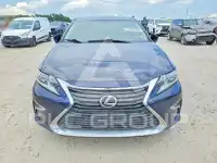 2016 Lexus ES350 photo