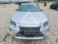 2016 Lexus ES350 photo