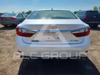 2016 Lexus ES350 photo