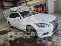 2016 Lexus LS460 photo