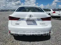 2016 Lexus IS photo