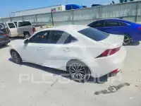 2016 Lexus IS photo